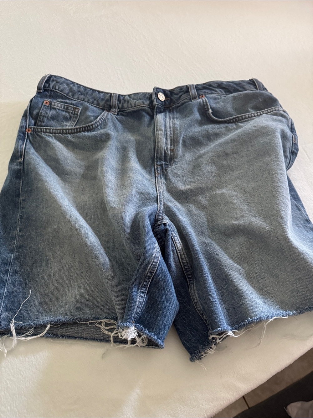 BDG Urban Outfitters Men's Distressed Light Blue Denim Cutoff Shorts size 34